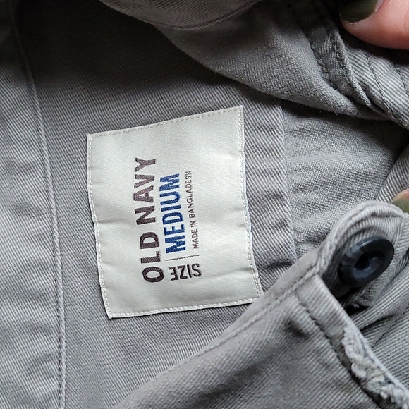 Mens button down - Picture 2 of 2